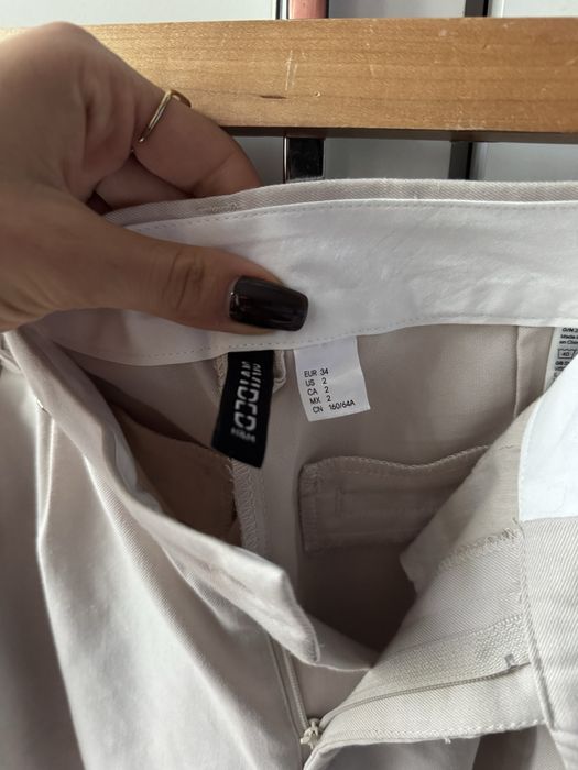 Бежов панталон H&M Divided – размер 34 (като нов)