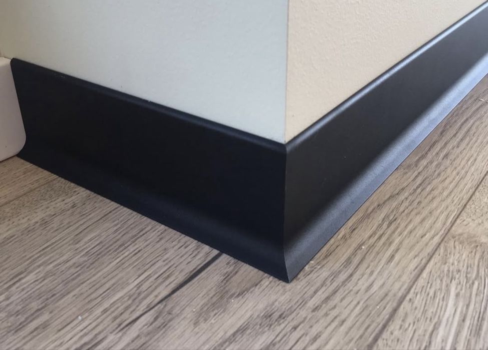 Клеевой микроплинтус 6 см