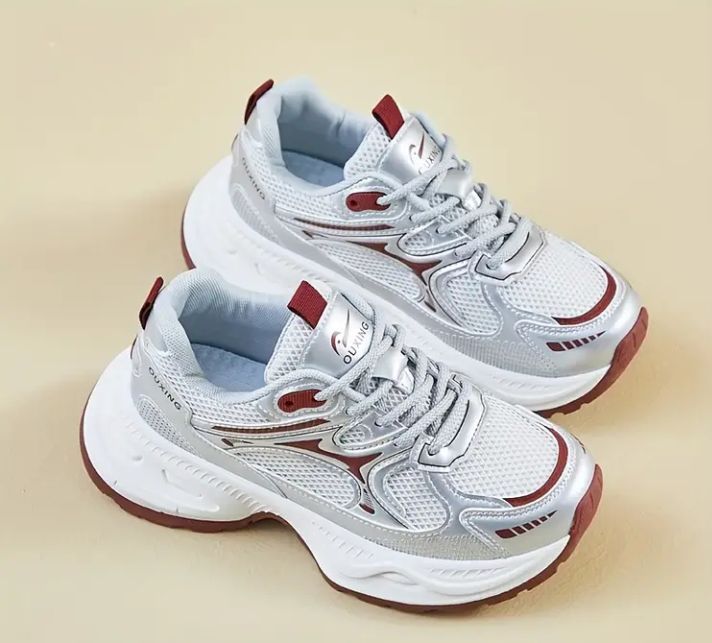 Кроссовки продам