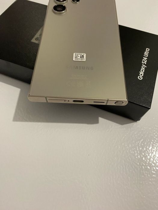 Samsung s24 ultra 256gb liber de retea În stare buna fără probleme