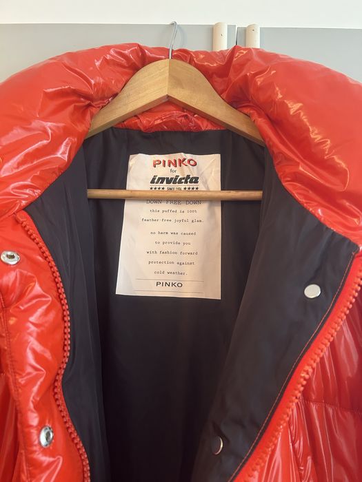 Парка Pinko& Invicta ,супер леко,водоустойчива материя,почти ново