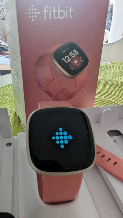 Fitbit VERSA 3 |Google|