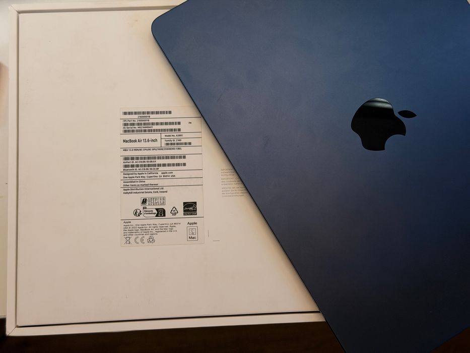 Macbook Air 13" M2 16Gb ram