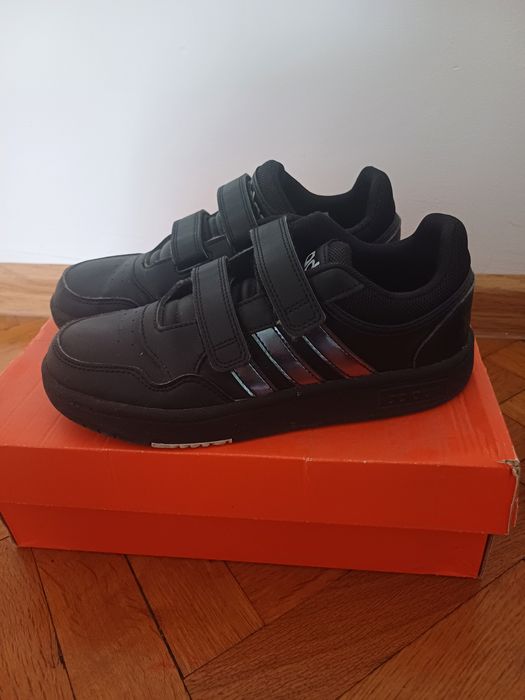Маратонки Adidas 35 номер
