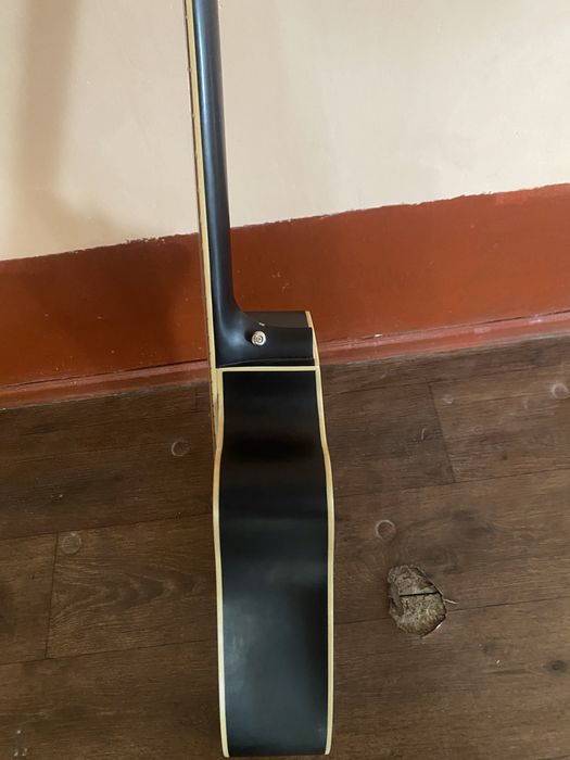 Гитара акустика