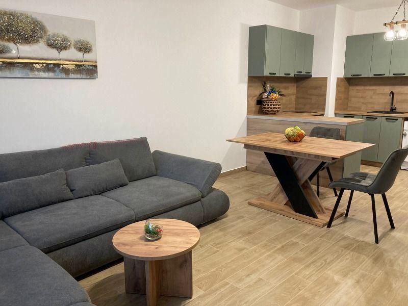 Дава се под наем Двустаен апартамент в София, Младост 4 - 68 кв.м за 745 € - Снимка #2