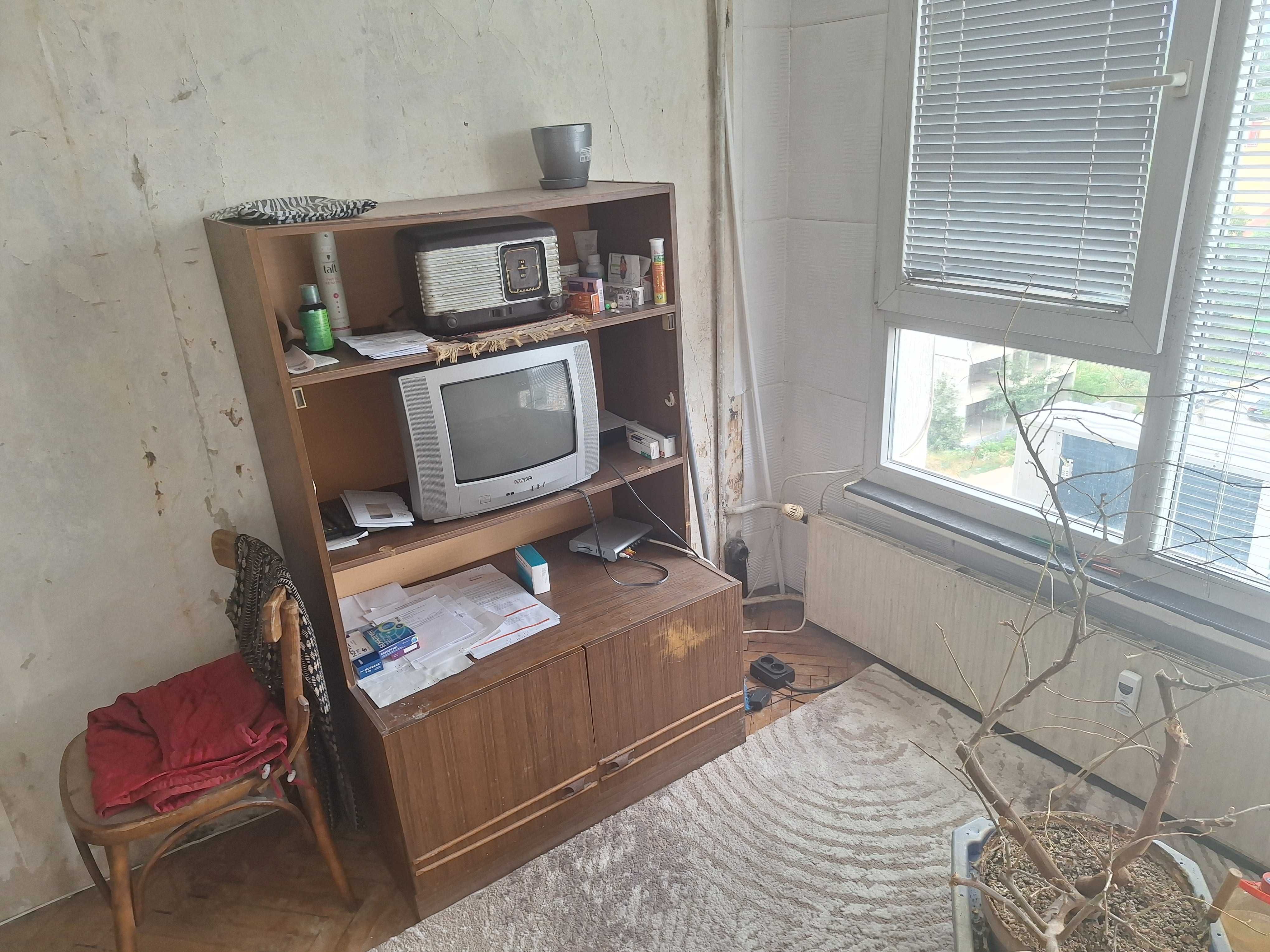Продавам гарсониера, преустроена в двустаен в кв. Изток