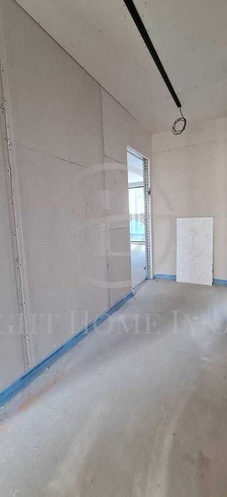 Продава се Четиристаен апартамент в Пловдив, Христо Смирненски - 178 кв.м за 1720 €/кв.м - Снимка #6
