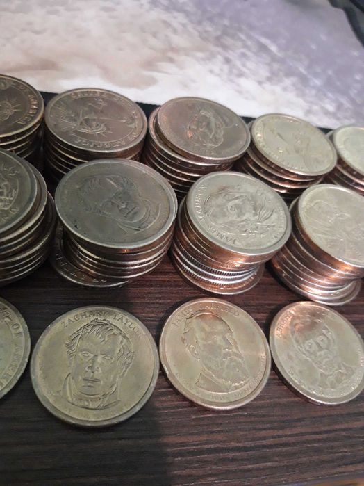 монети 1 $ и половин $