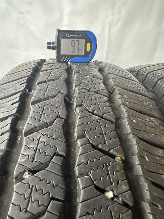 215/70/15c за бус Continental дот21