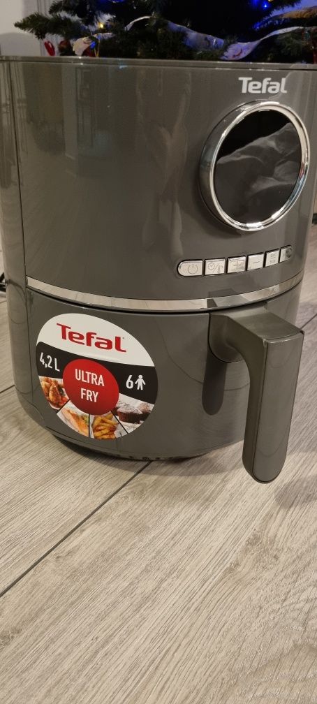 Friteuza cu aer cald Tefal Ultra Fry Digital 
Nu este din