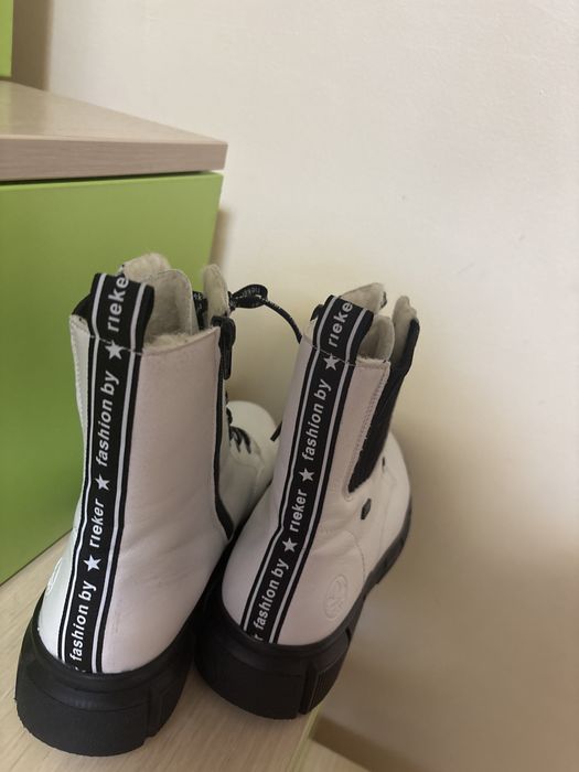 Ghete Albe Rieker dama