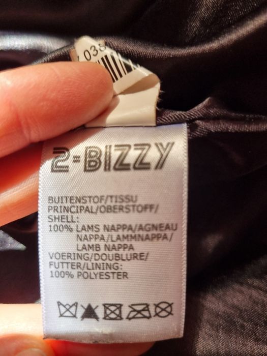 Fusta de dama, imitație de piele, mărime 36