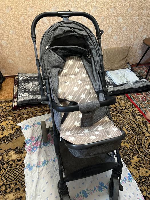 Коляска детская раскладывающаяся