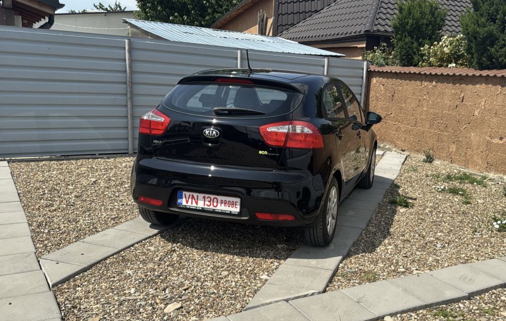 KIA RIO III Hatchback 2013