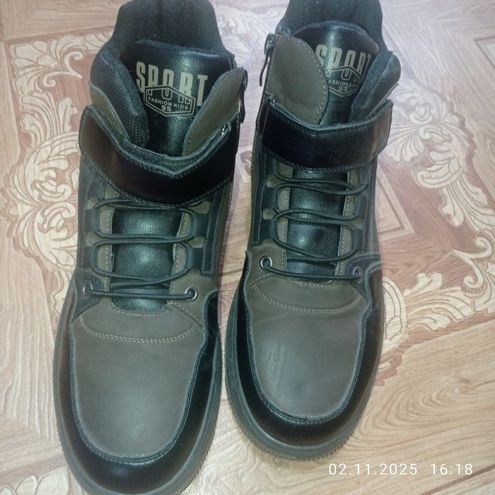 Продам ботинки осень - весна