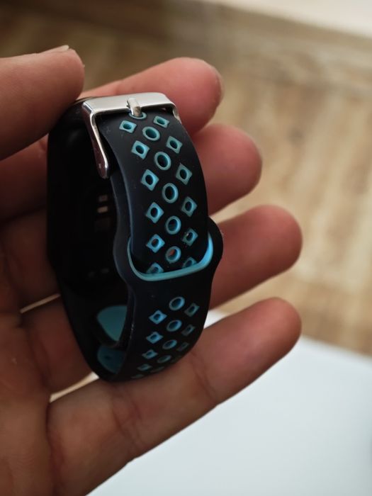 Mi Band 6 + допълнителна каишка мартеница