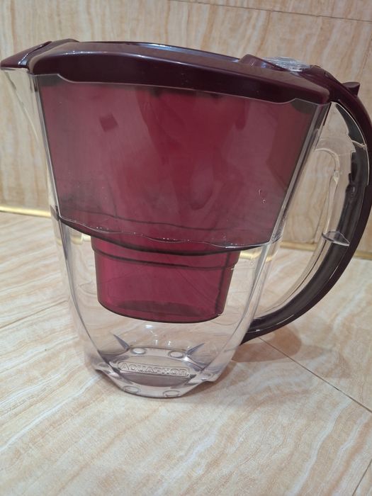 Кана за филтриране на вода с филтър Aquaphor