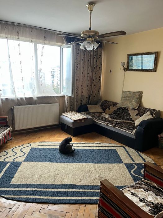 Vanzare apartament 3 camere