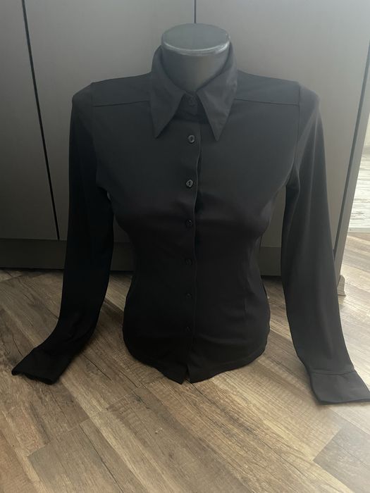 Много ризи в различен стил