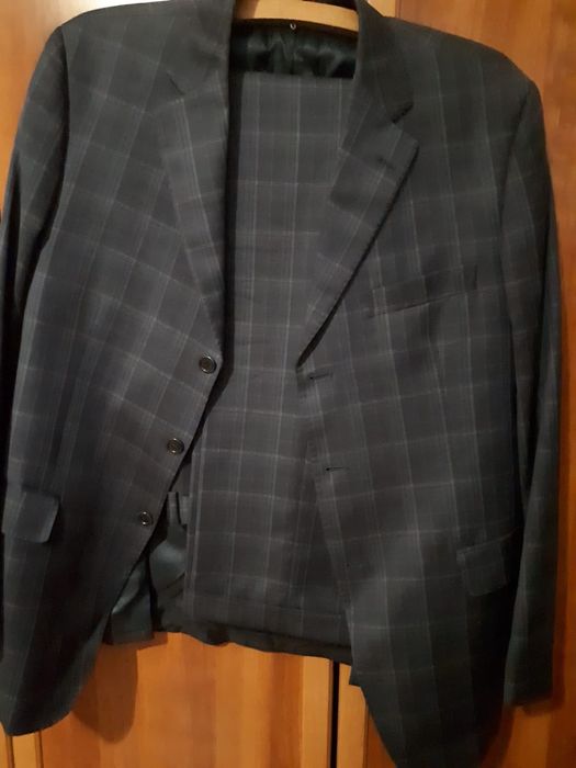 Vand costume barbatesti marimea 50