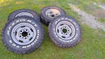 Продавам Off-road гуми 235/75/15 с джанти от Feroza,стават и за Витара