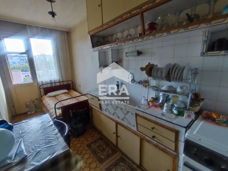 Просторен многостаен апартамент в кв. Овчарски с гараж