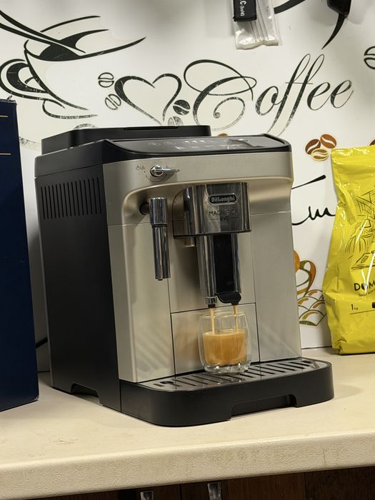 Кафемашина кафе автомат delonghi magnifica evo с гаранция