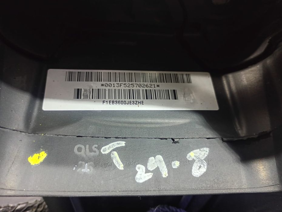 Volan in 3 spite cu comenzi Ford Focus 3 (2011 - 2015) (1.5 tdci) XWDB