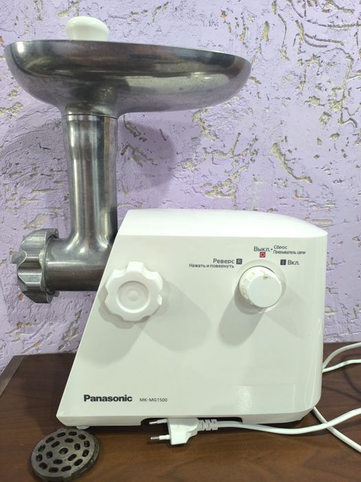 Продам электрическую мясорубку Panasonic