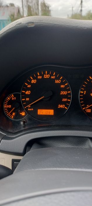 Vând Toyota avensis