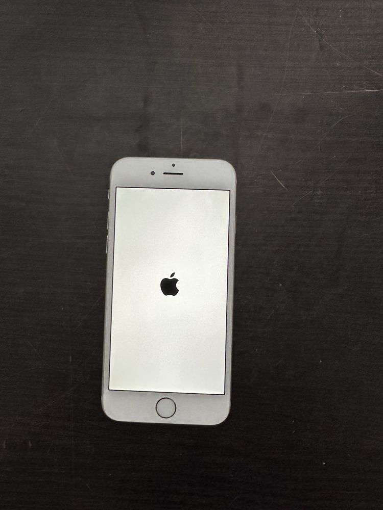 Apple Iphone 6S pentru piese dezmembrari ( display impecabil )