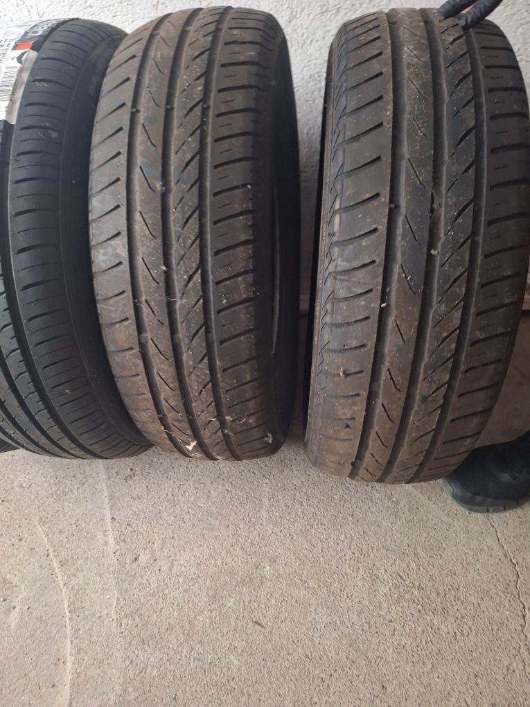 Vand 4 cauciucuri de vara