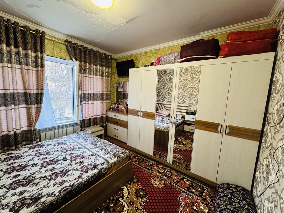 Шахар марказидан квартира сотилади