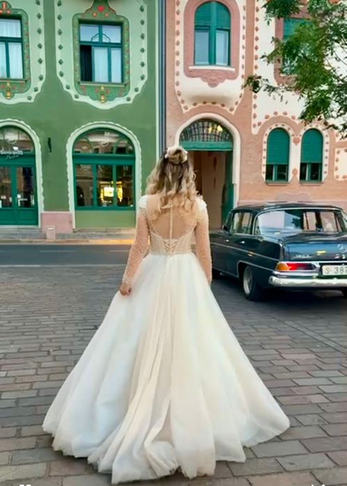 Rochie de mireasă deosebită, cu perle si pietre