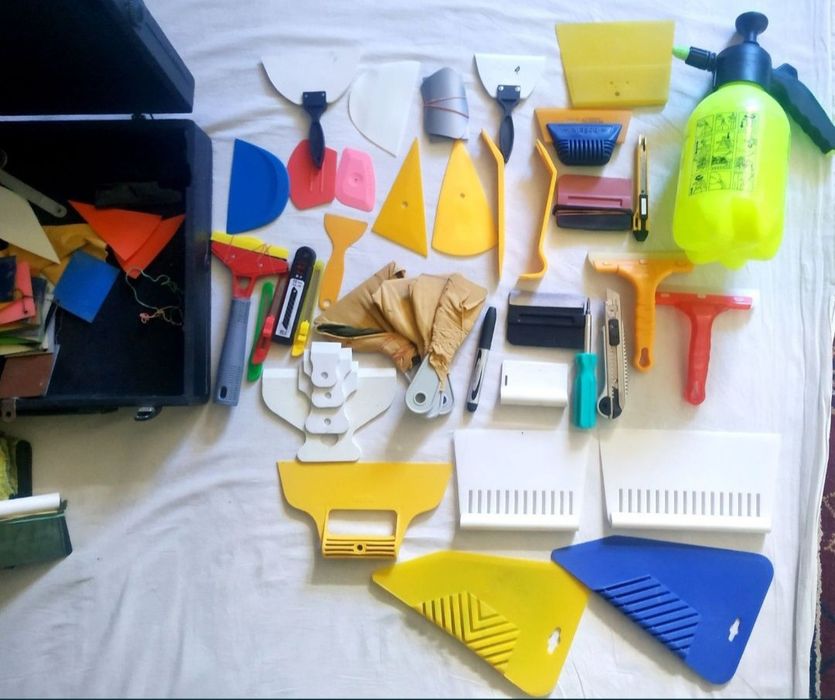 Ламинация ва тонировка учун инструментлар сотилади.! Шпатель комплект!