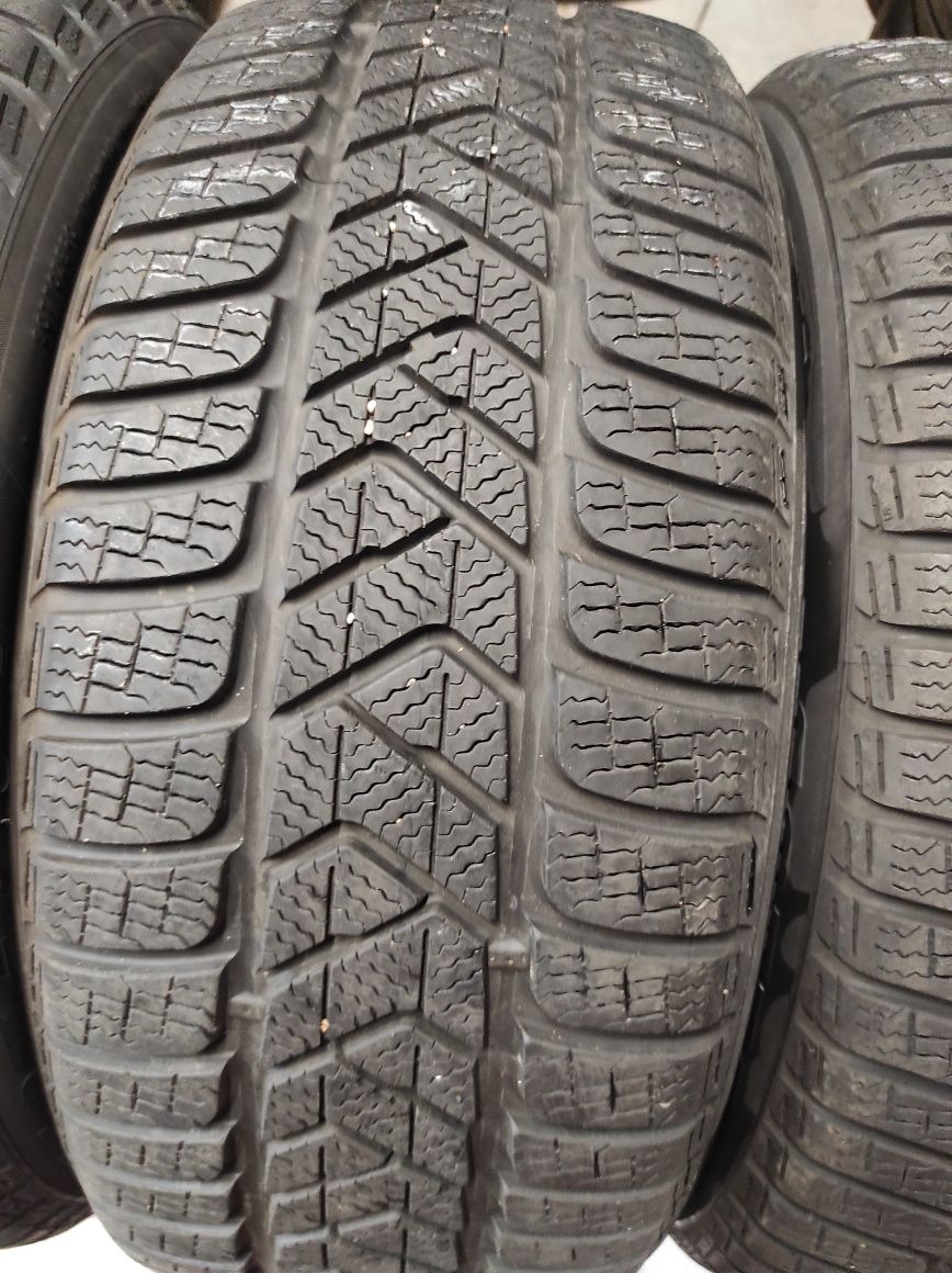 225/50/17 Pirelli