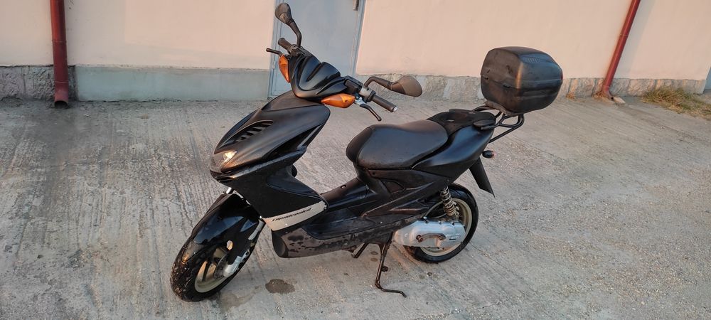 Скутер Ямаха Аерокс МБК 50 кубика, редовен с документи, регистриран !