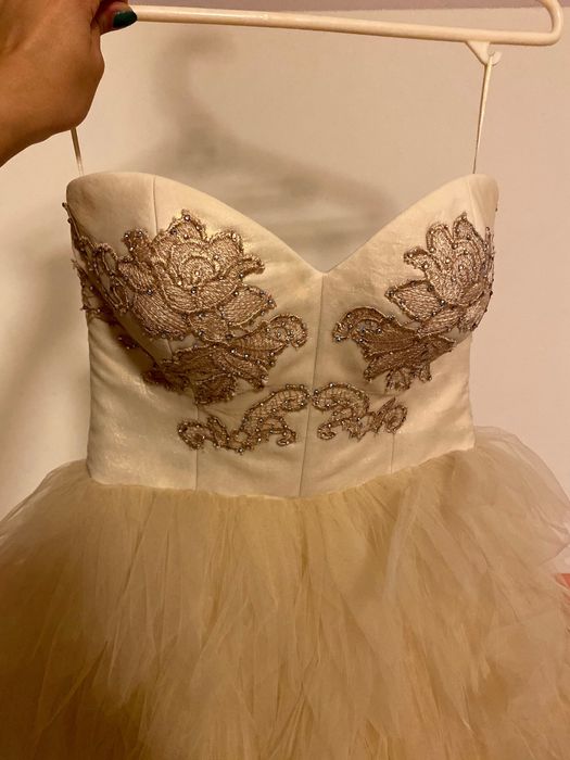 Дизайнерска рокля