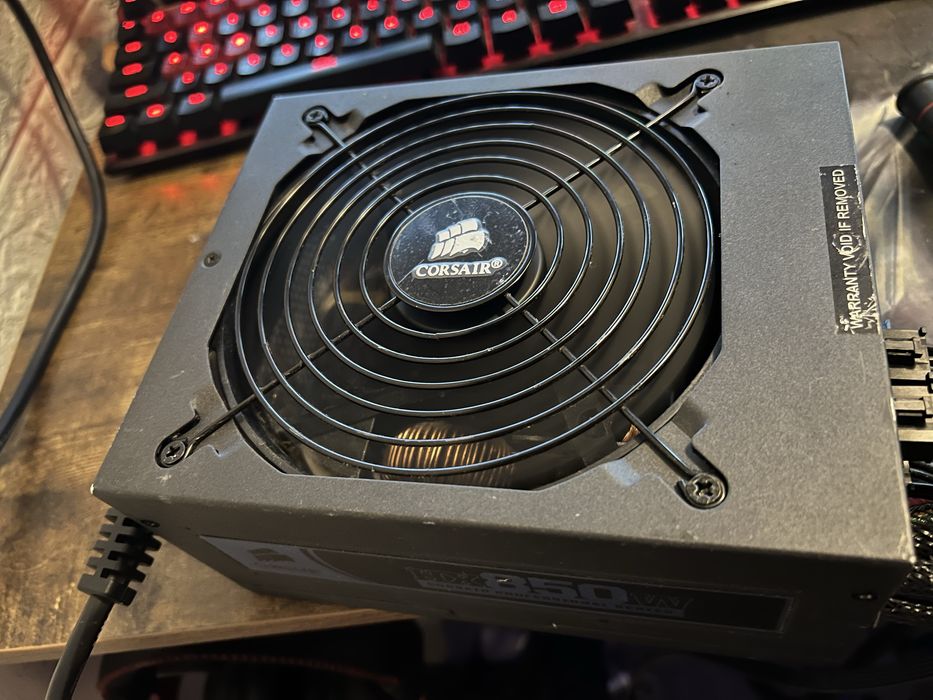 Sursa semi-modulara Corsair HX850w