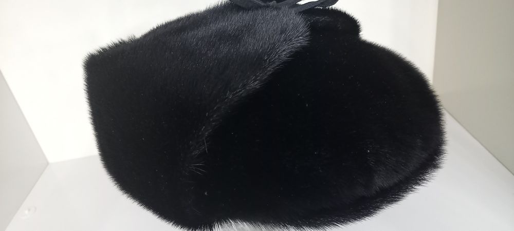 Продаётся мужская зимняя норковая шапка