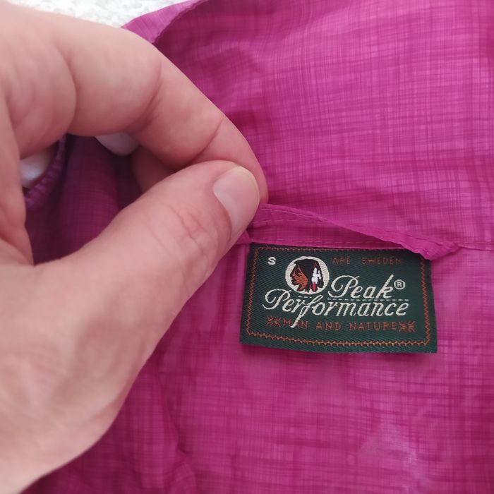 Леко дамско яке /ветровка/ Peak Performance, разм.S