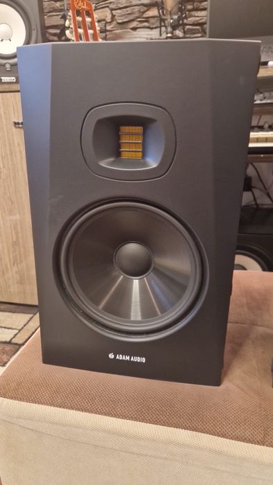 Vand monitoare studio ADAM AUDIO TV8