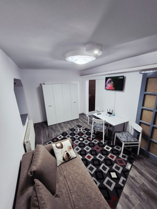 Garsoniera de inchiriat