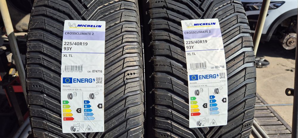 225 40 19 Michelin Allseason