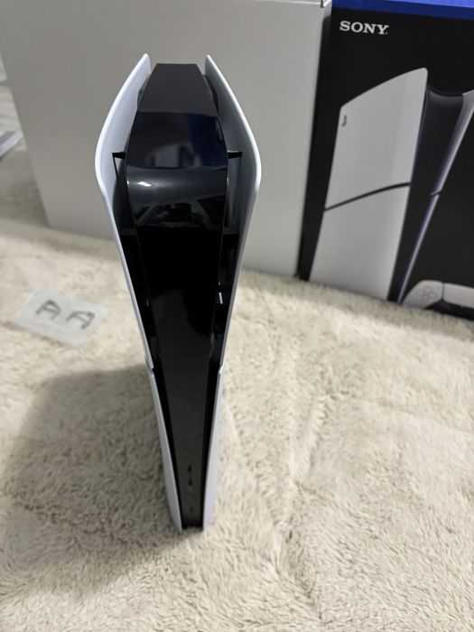 Vand ps5 slim ca nou inca in garantie