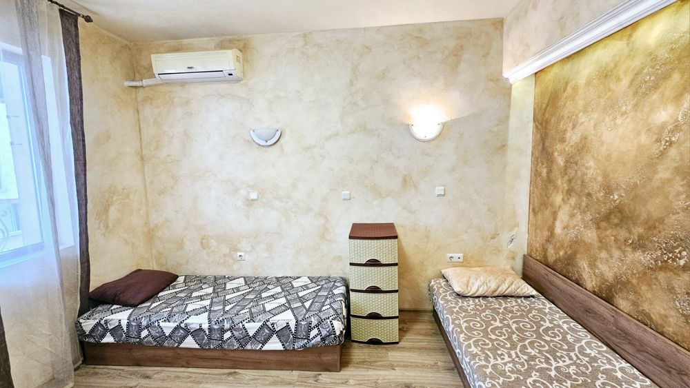 Дава се под наем Тристаен апартамент в Варна, Център - 100 кв.м за 611.49 € - Снимка #3