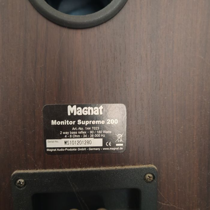 Vând boxe Magnat