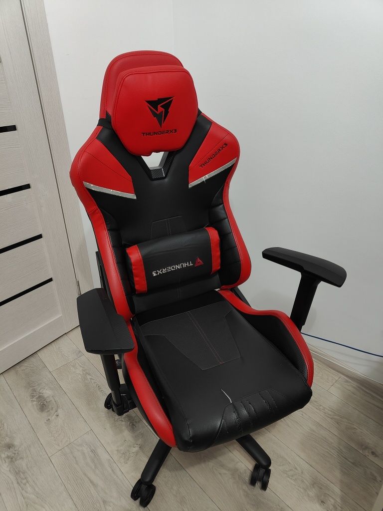 Компьютерное кресло  thunderx3