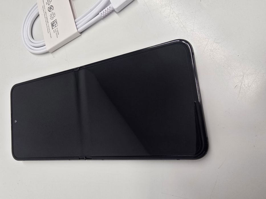 Samsung z flip5 ca nou
